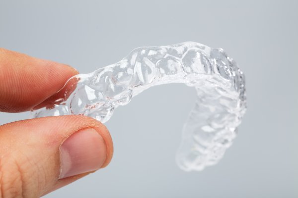 Does Clear Aligner Teeth Straightening Hurt?