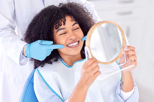 Choosing In Chair Or Take Home Teeth Whitening